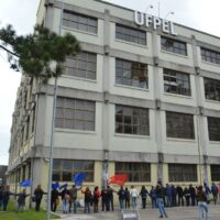 Imagem: Coordenação de Comunicação Social UFPel - Ato de abraço a UFPEL em defesa da Universidade, 2017